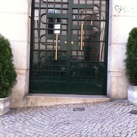 Residencial Valentina Hotel Lisboa Eksteriør billede Entrance to the Embassy of the Republic of Korea in Lisbon