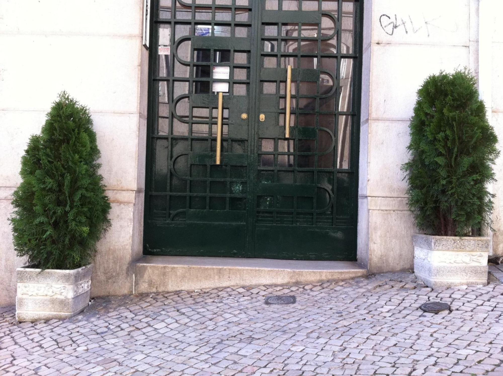 Residencial Valentina Hotel Lisboa Eksteriør billede Entrance to the Embassy of the Republic of Korea in Lisbon